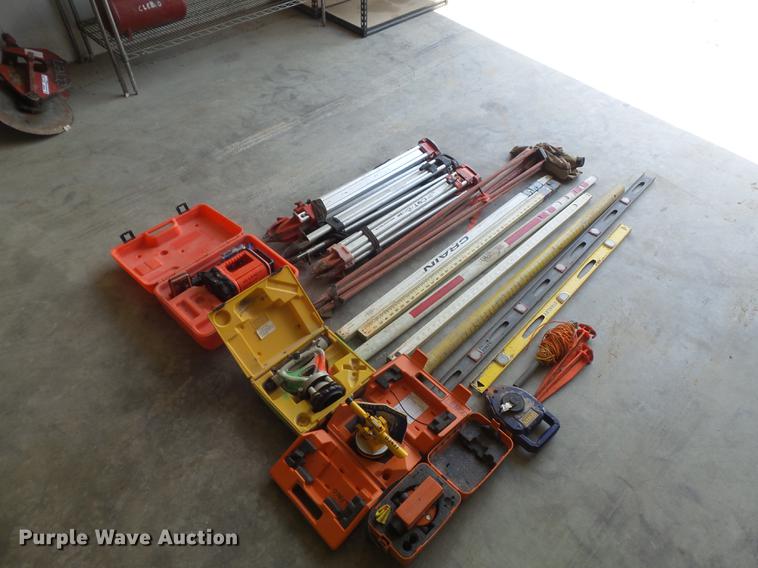 image for item DM9932 Surveying equipment