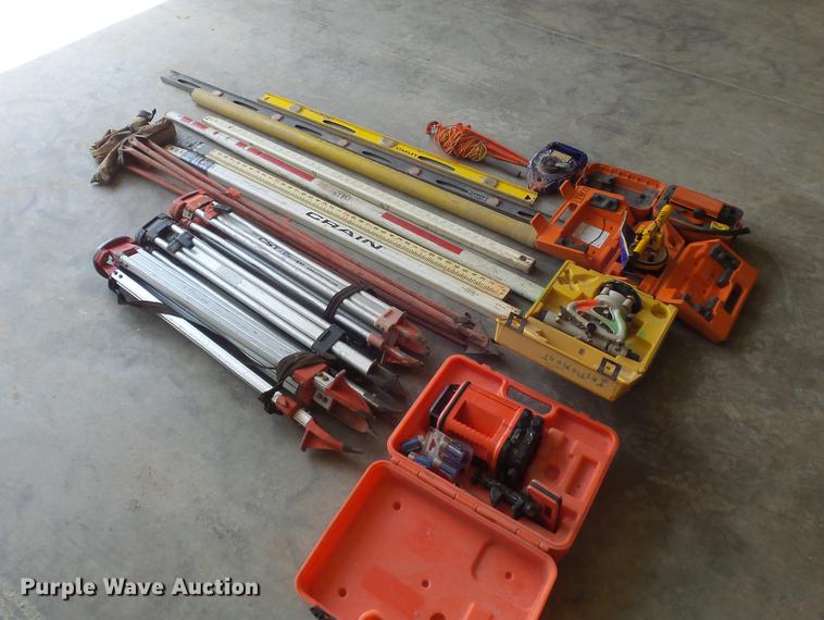 image for item DM9932 Surveying equipment