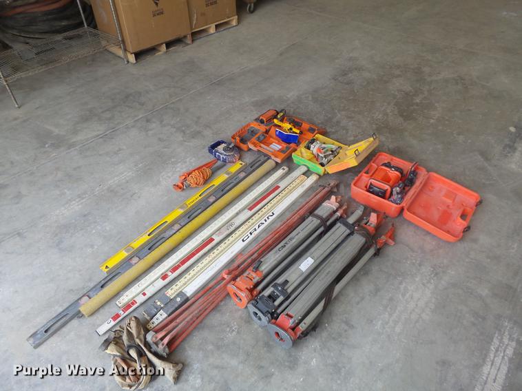 image for item DM9932 Surveying equipment