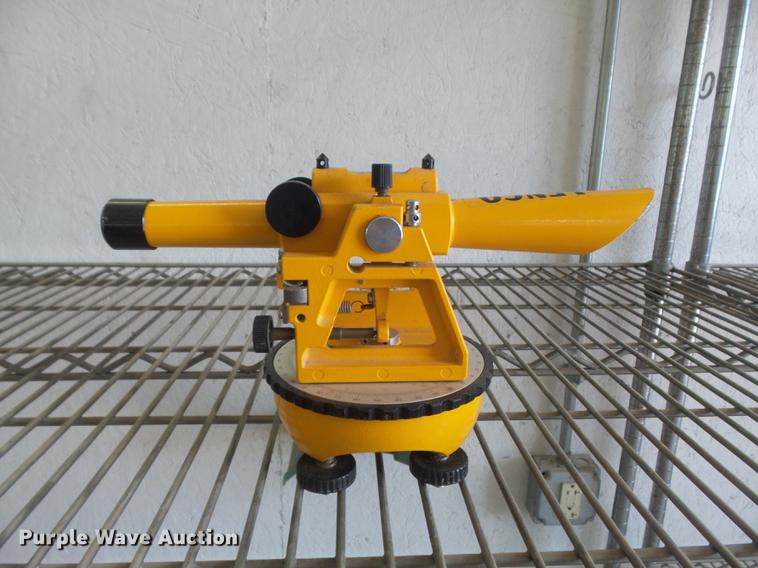 image for item DM9932 Surveying equipment
