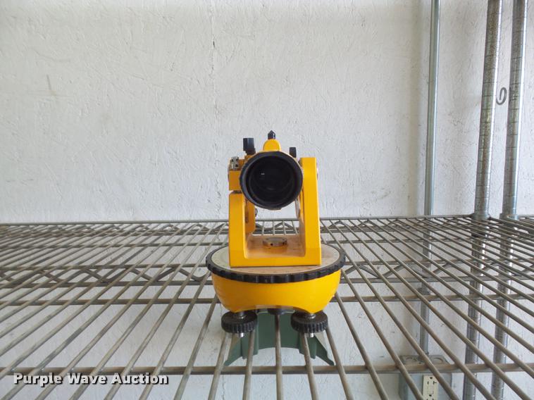 image for item DM9932 Surveying equipment