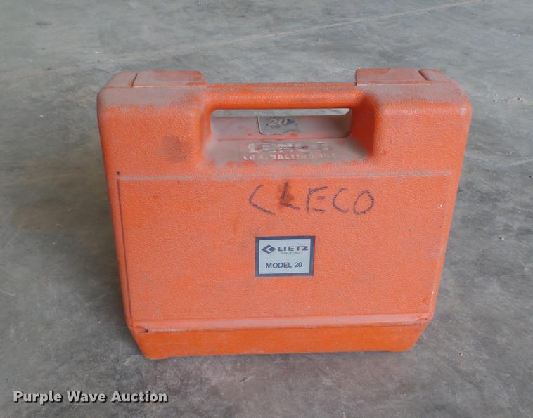 image for item DM9932 Surveying equipment