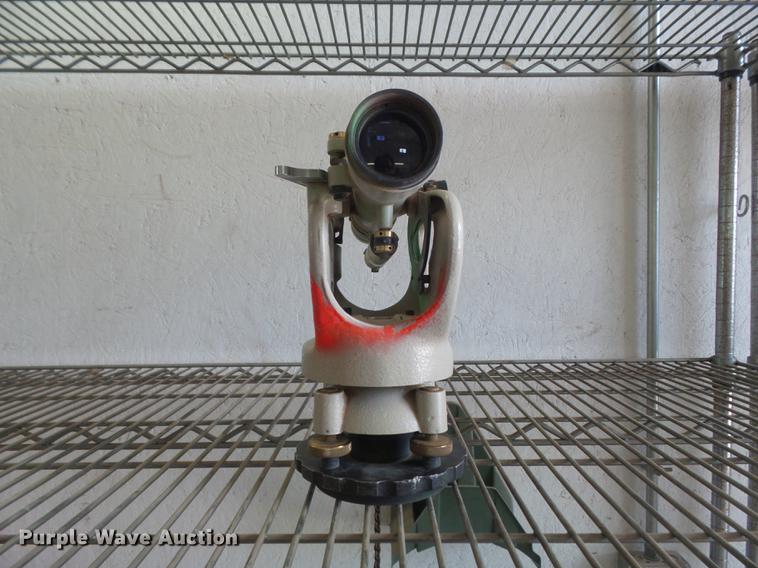 image for item DM9932 Surveying equipment