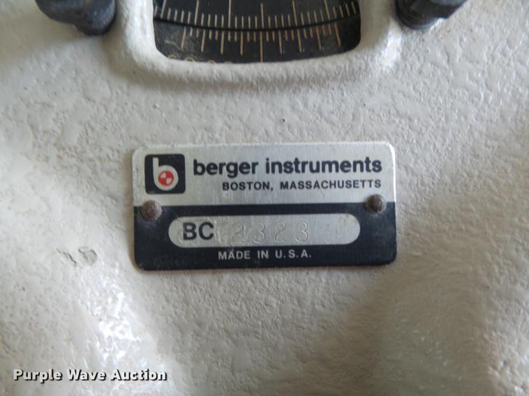 image for item DM9932 Surveying equipment