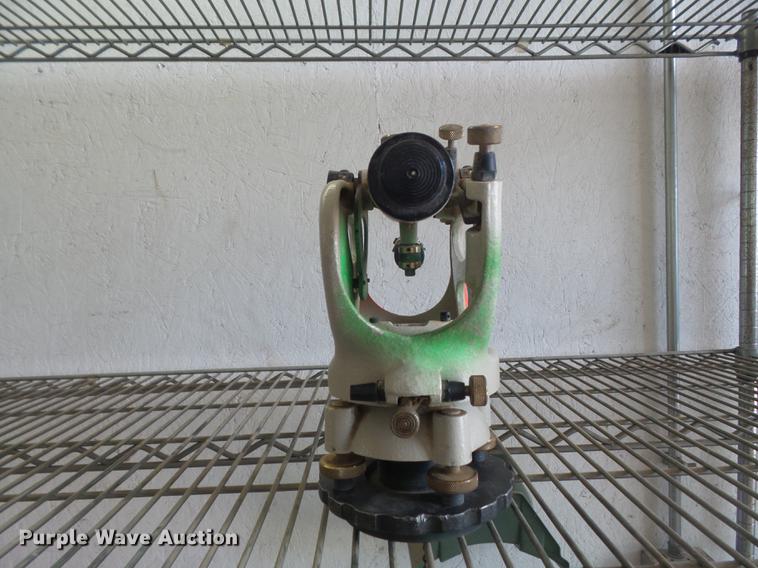image for item DM9932 Surveying equipment