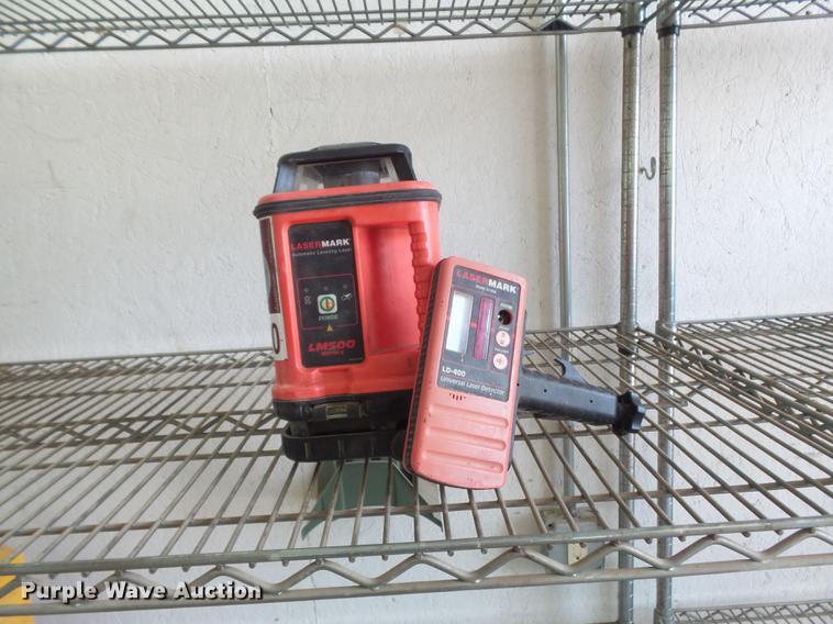 image for item DM9932 Surveying equipment