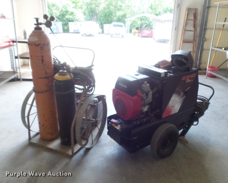 image for item DM9959 Red-d-arc ZR-10 welder