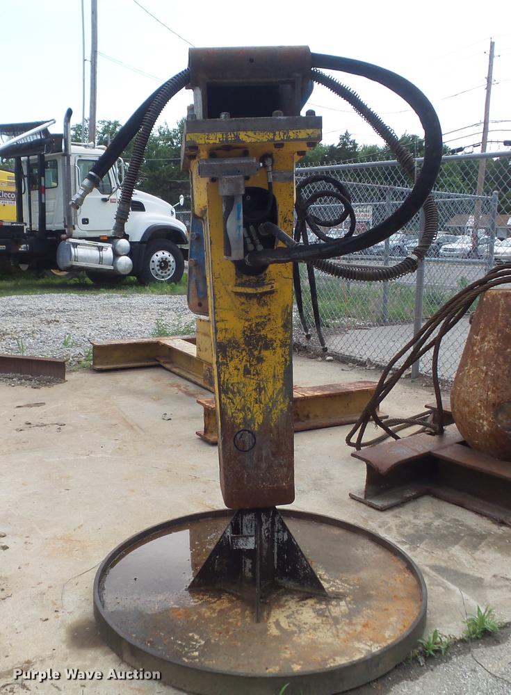 image for item DM9961 2005 Atlas Copco MB500CL breaker