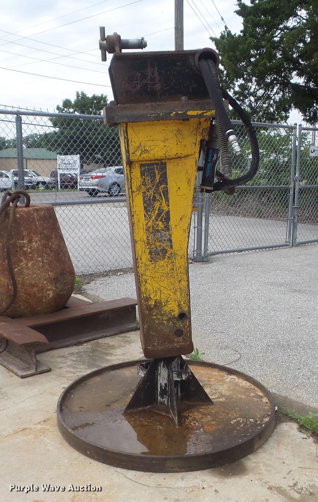 image for item DM9961 2005 Atlas Copco MB500CL breaker