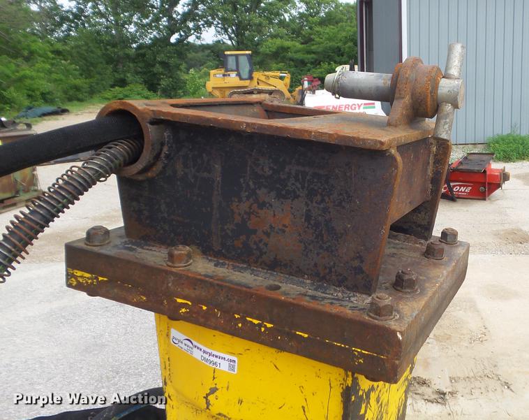 image for item DM9961 2005 Atlas Copco MB500CL breaker