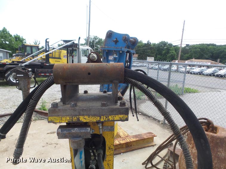 image for item DM9961 2005 Atlas Copco MB500CL breaker