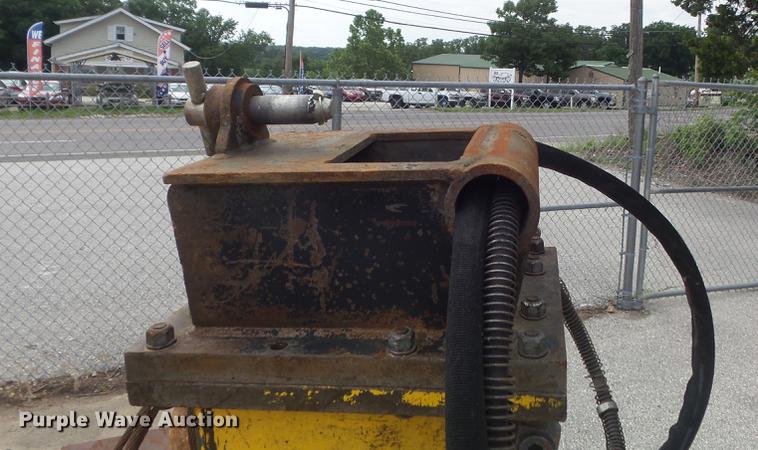 image for item DM9961 2005 Atlas Copco MB500CL breaker