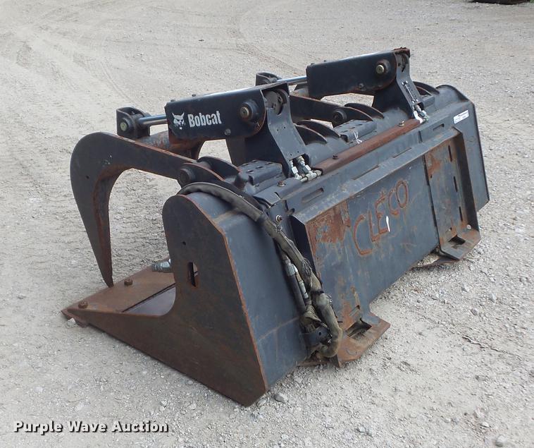 image for item DM9963 2011 Bobcat grapple bucket