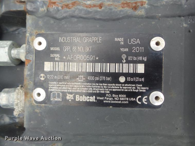 image for item DM9963 2011 Bobcat grapple bucket