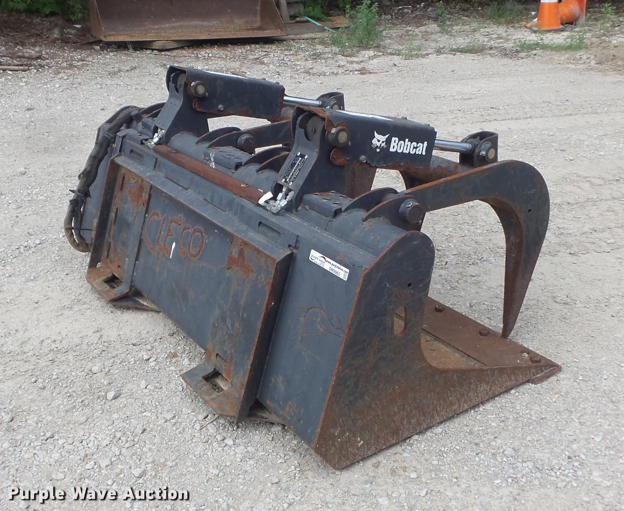 2011 Bobcat grapple bucket in Imperial, MO Item DM9963 sold Purple Wave