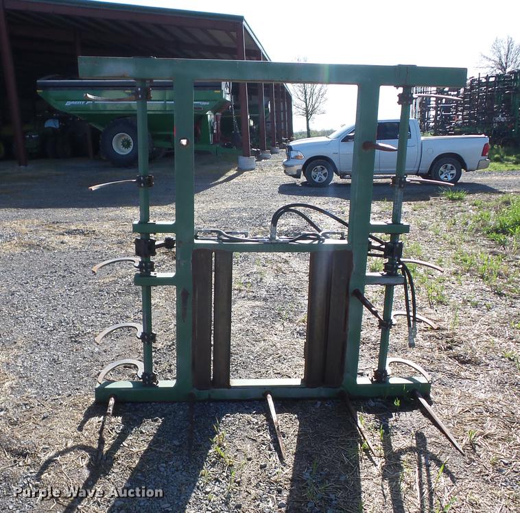 image for item AR9479 Miller bale handler