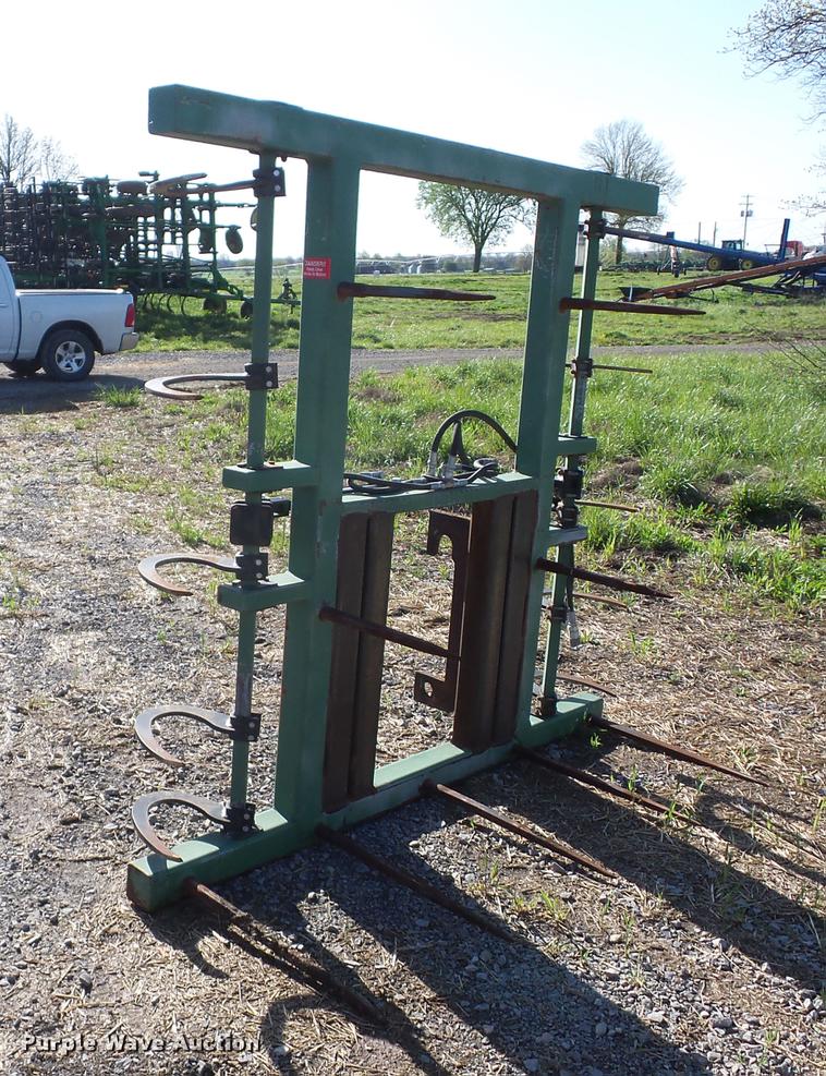image for item AR9479 Miller bale handler