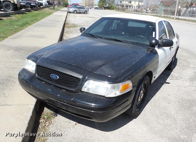 image for item AY9507 2010 Ford Crown Victoria Police Interceptor