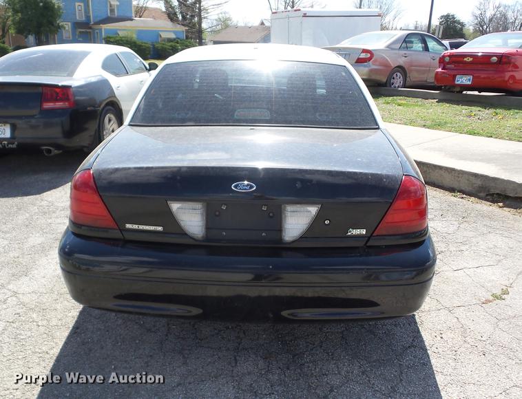 image for item AY9507 2010 Ford Crown Victoria Police Interceptor
