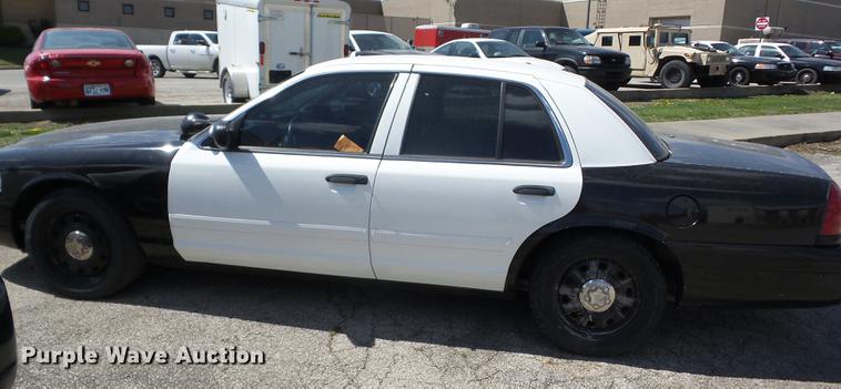 image for item AY9507 2010 Ford Crown Victoria Police Interceptor