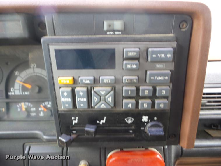 image for item BI9500 1994 GMC TopKick LoPro box truck