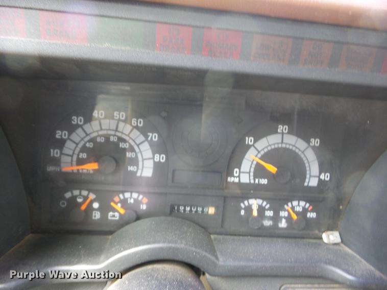 image for item BI9500 1994 GMC TopKick LoPro box truck