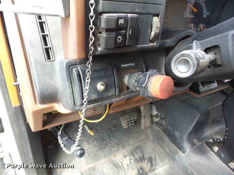 image for item BI9500 1994 GMC TopKick LoPro box truck