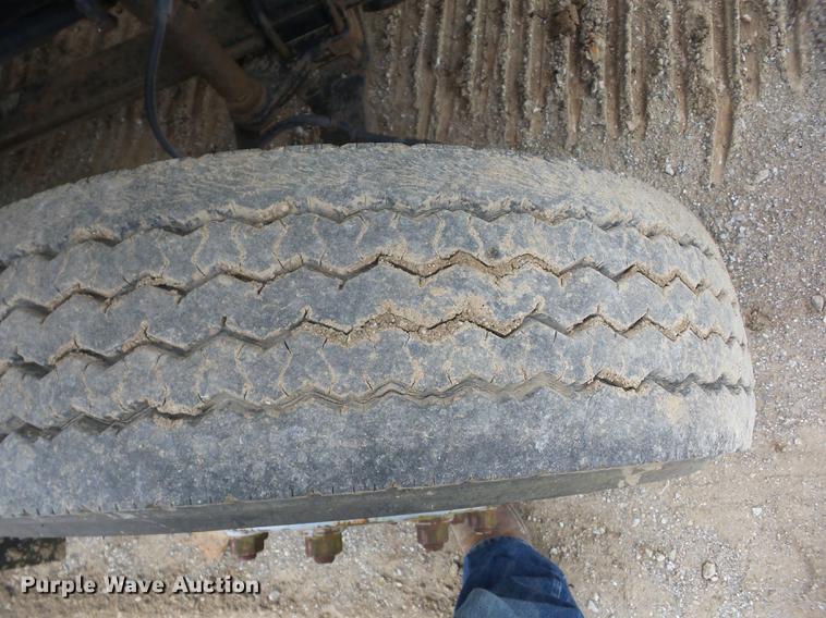 image for item BI9500 1994 GMC TopKick LoPro box truck