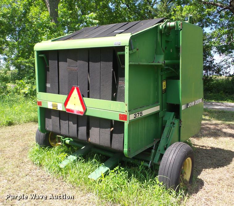 image for item BI9505 John Deere 375 round baler