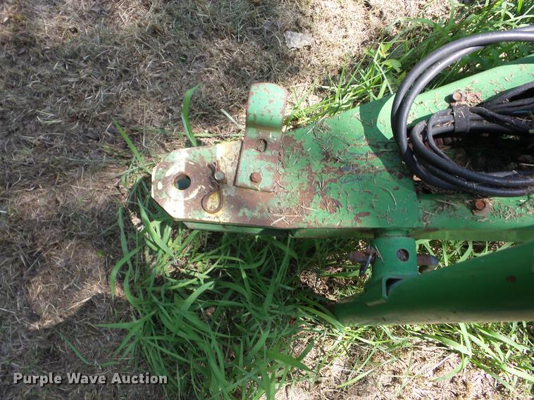 image for item BI9505 John Deere 375 round baler