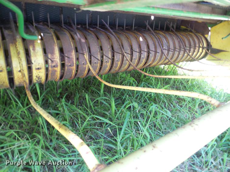 image for item BI9505 John Deere 375 round baler