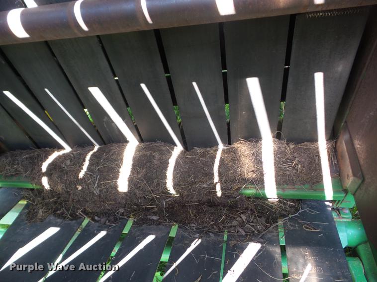 image for item BI9505 John Deere 375 round baler