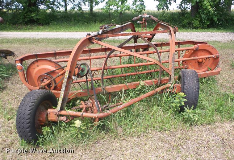 image for item BI9507 Allis Chalmers hay rake