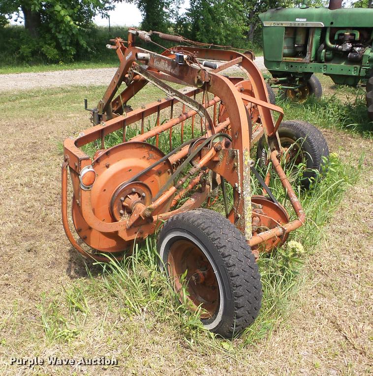image for item BI9507 Allis Chalmers hay rake