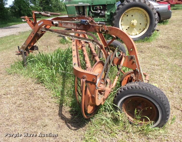 image for item BI9507 Allis Chalmers hay rake