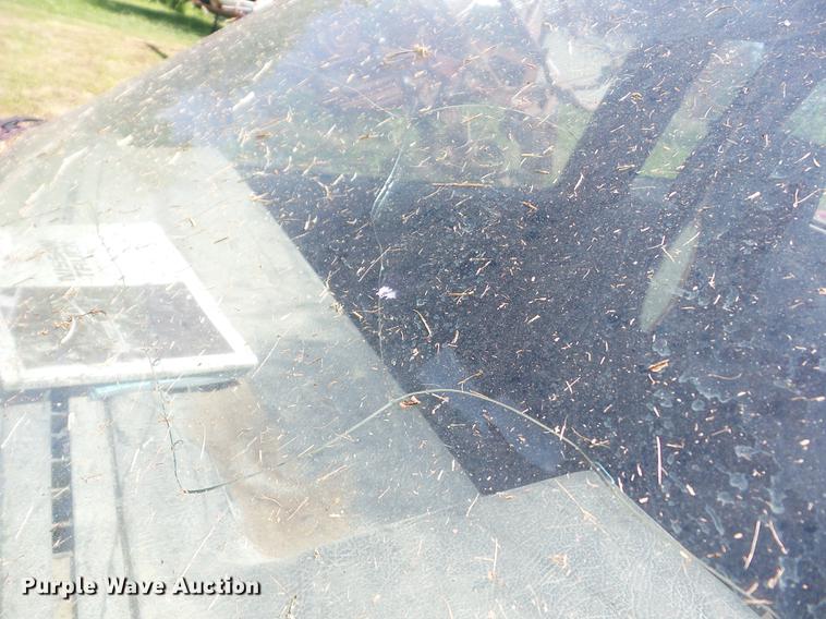 image for item BI9510 1993 Nissan King Cab pickup truck