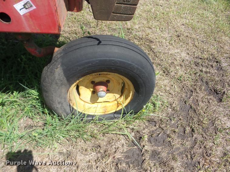 image for item BI9512 Massey Ferguson 655 Hydro windrower