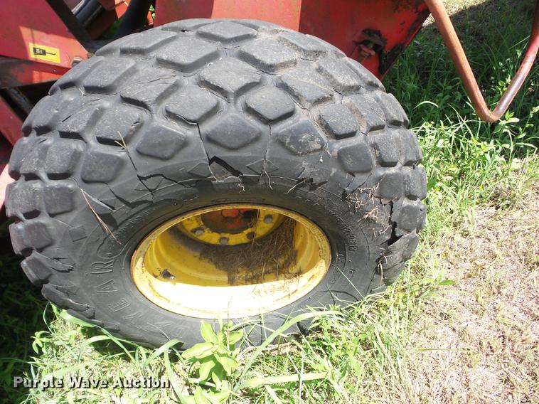 image for item BI9512 Massey Ferguson 655 Hydro windrower