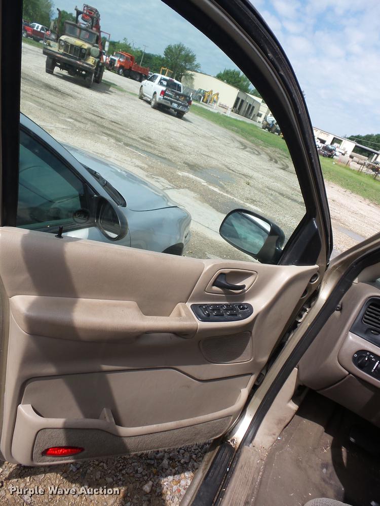 image for item BI9521 2000 Ford Windstar van