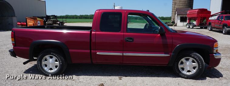 image for item DB6023 2005 GMC Sierra 1500 Ext. Cab pickup truck