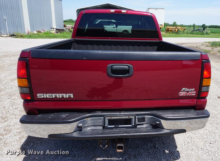 image for item DB6023 2005 GMC Sierra 1500 Ext. Cab pickup truck