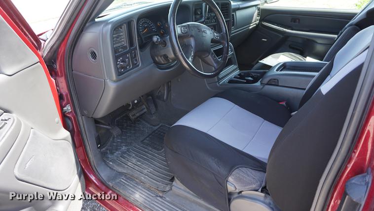 image for item DB6023 2005 GMC Sierra 1500 Ext. Cab pickup truck