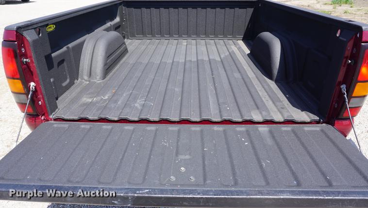 image for item DB6023 2005 GMC Sierra 1500 Ext. Cab pickup truck