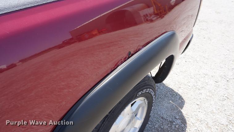 image for item DB6023 2005 GMC Sierra 1500 Ext. Cab pickup truck