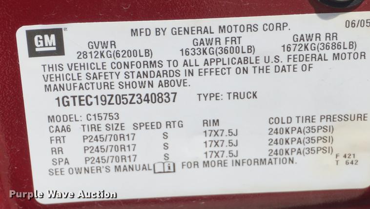 image for item DB6023 2005 GMC Sierra 1500 Ext. Cab pickup truck