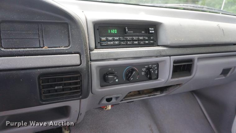 image for item DB6032 1995 Ford F450 truck cab and chassis