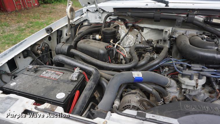 image for item DB6032 1995 Ford F450 truck cab and chassis