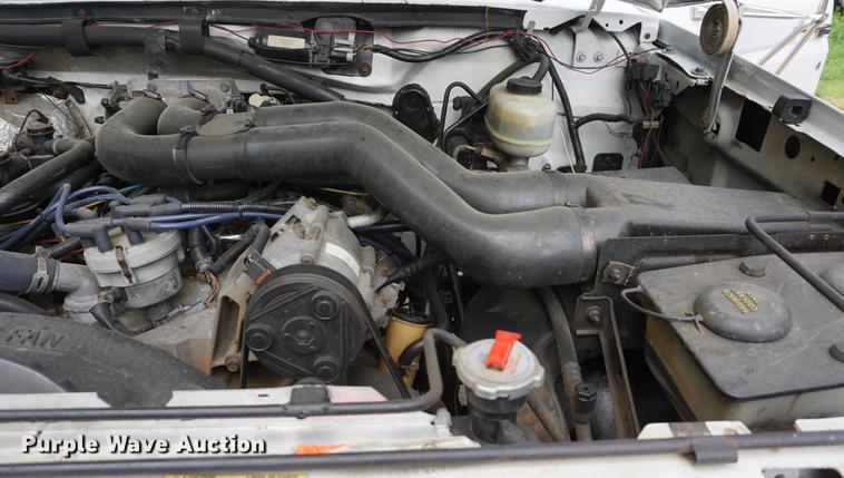 image for item DB6032 1995 Ford F450 truck cab and chassis