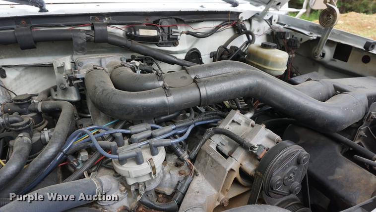 image for item DB6032 1995 Ford F450 truck cab and chassis