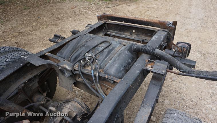 image for item DB6032 1995 Ford F450 truck cab and chassis